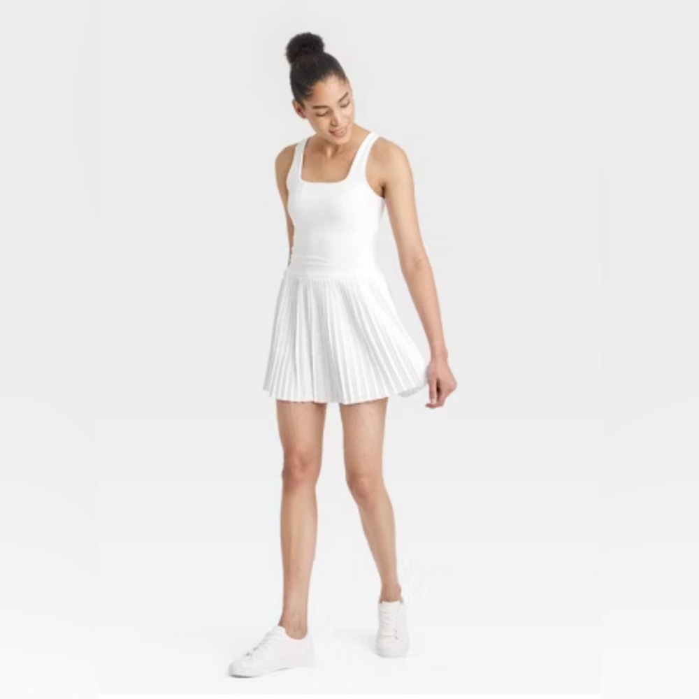 All in Motion Pleated White ivory Activewear with Inner Shorts size M. - Picture 4 of 14